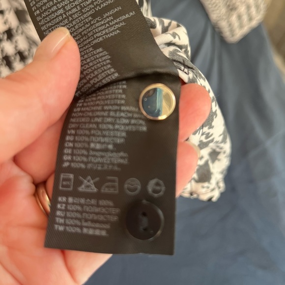 H&M Richard Allen collab shirt. Very trendy black and white! - Picture 4 of 6